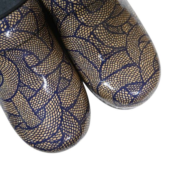 Sanita Women's EU37/US 6 Blue Yellow Patent Leather Clog - Picture 7 of 10